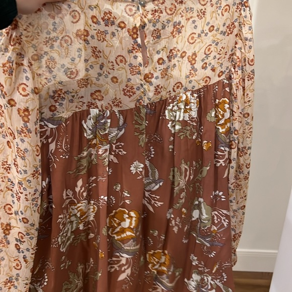 Long Sleeve Top with see through sleeves. Size small. Brown and orange - Picture 6 of 6